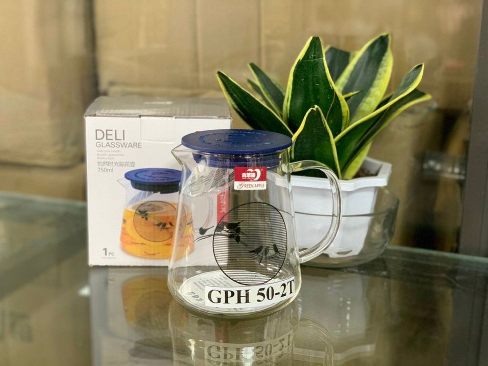 Ca thủy tinh đựng nước , đựng trà