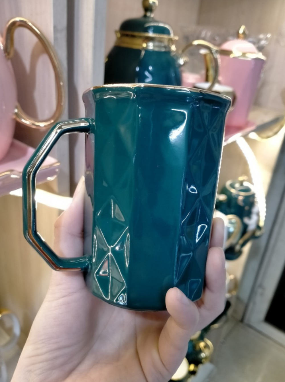 COMBO BÌNH THỦY TINH ĐỰNG NƯỚC UỐNG KÈM 6 CỐC, GIÁ TREO CỐC, KHAY SỨ MÀU XANH CỔ VỊT CHỊU NHIỆT CAO CẤP