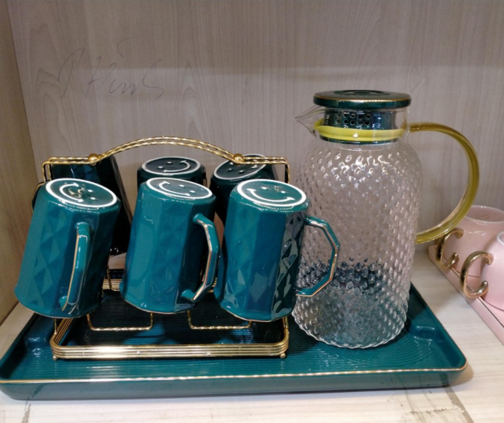 COMBO BÌNH THỦY TINH ĐỰNG NƯỚC UỐNG KÈM 6 CỐC, GIÁ TREO CỐC, KHAY SỨ MÀU XANH CỔ VỊT CHỊU NHIỆT CAO CẤP