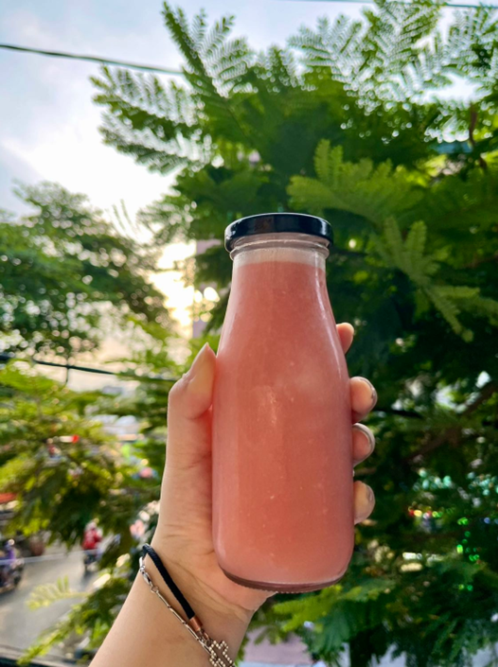 Chai thủy tinh đựng sữa hạt , nước trái cây 330ml