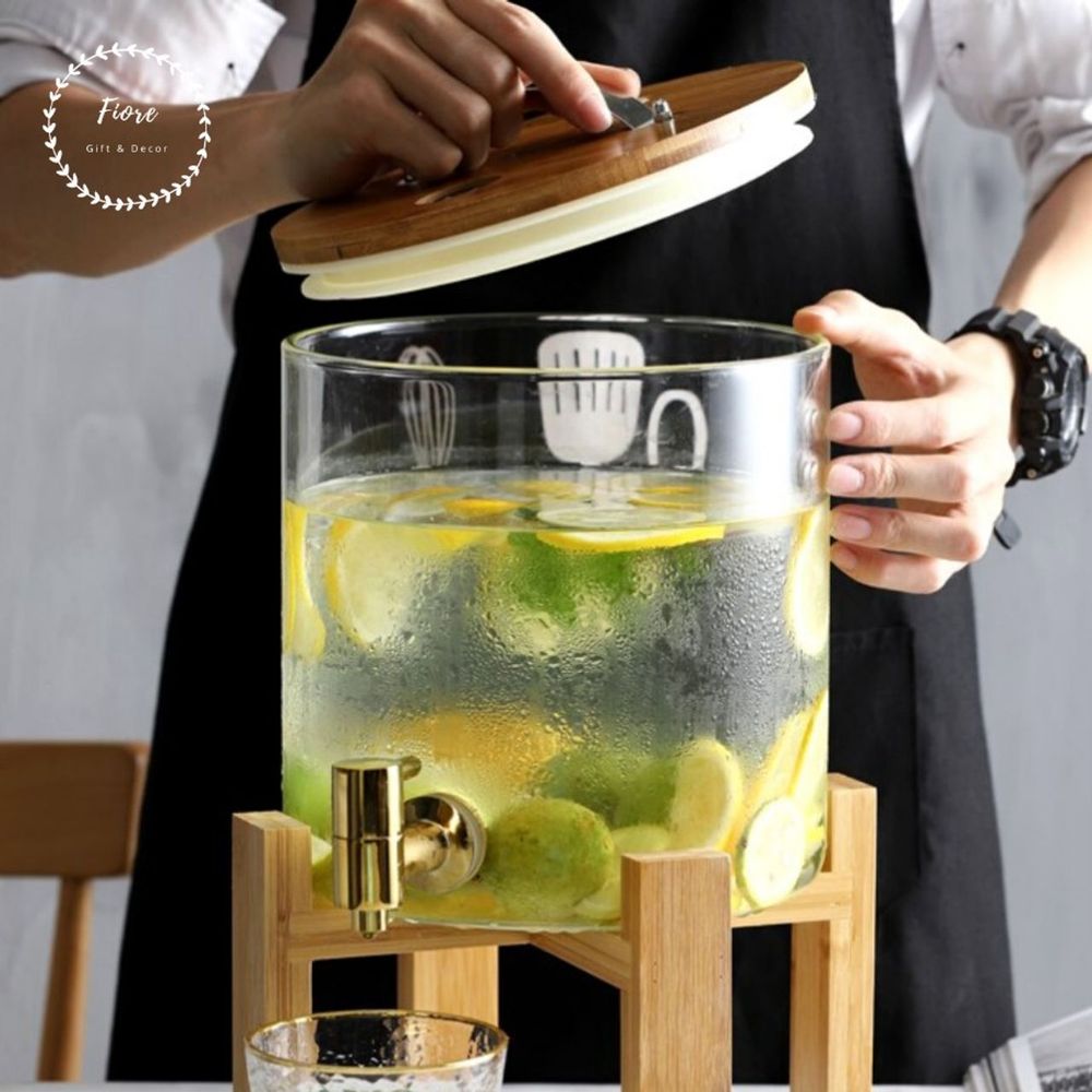 Bình Thủy Tinh Đựng Nước Sôi Nắp Gỗ Có Vòi Rót Kèm Kệ Gỗ