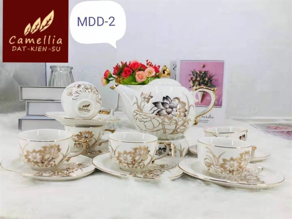 Bộ ấm chén sứ cao cấp hoa tiết cây trúc , hoa