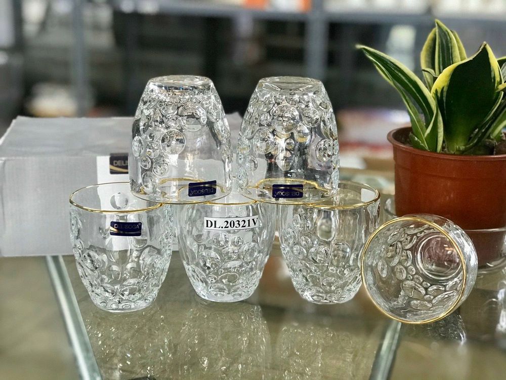 Ly thuỷ tinh thấp bộ gồm 6 chiếc hoa văn nổi sang trọng