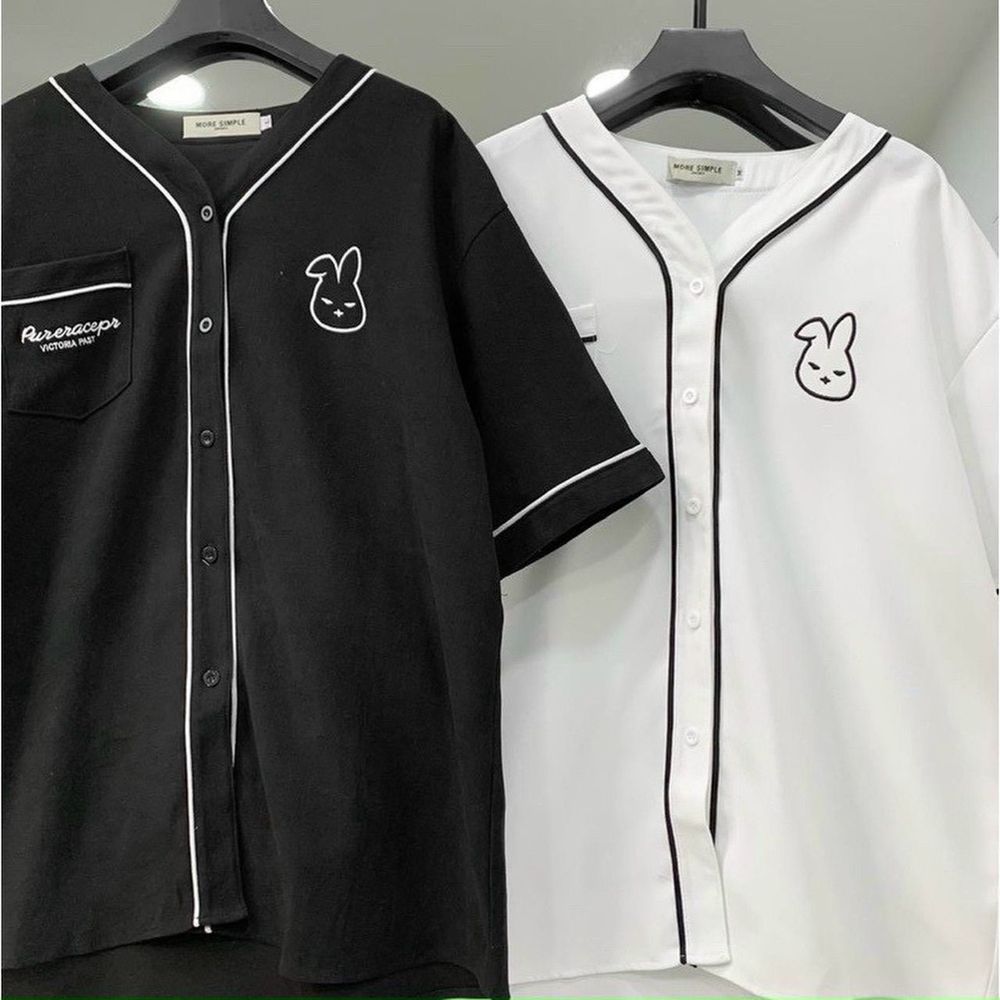 Áo sơ mi sọc viền thêu đầu thỏ kiểu dáng trẻ trung năng động