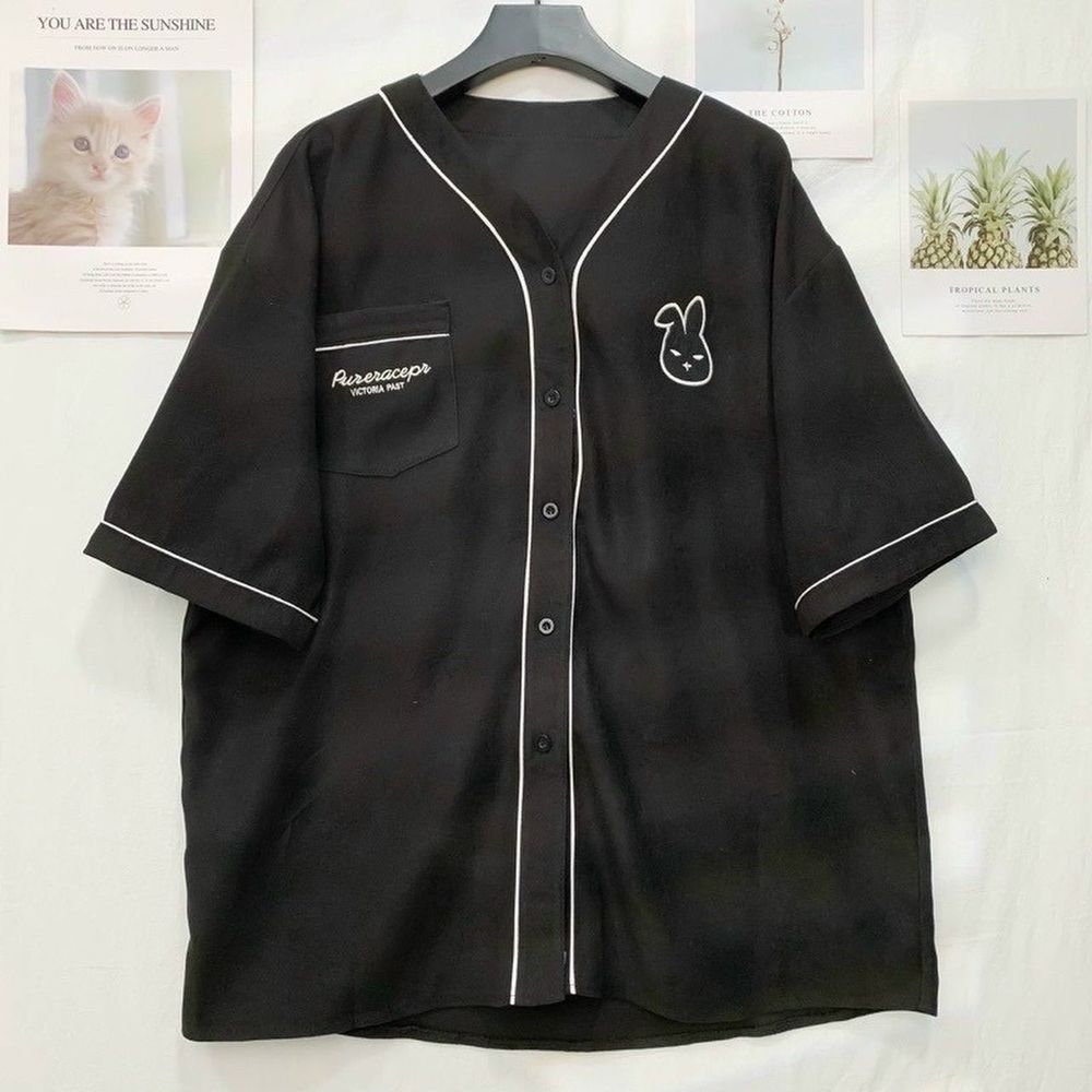 Áo sơ mi sọc viền thêu đầu thỏ kiểu dáng trẻ trung năng động