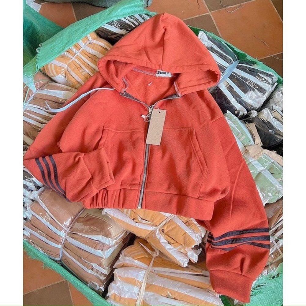 (ảnh thật)Áo Khoác form lửng crotop 3 sọc viền ở tay chất vải đẹp tay phồng dễ phối đồ thời trang