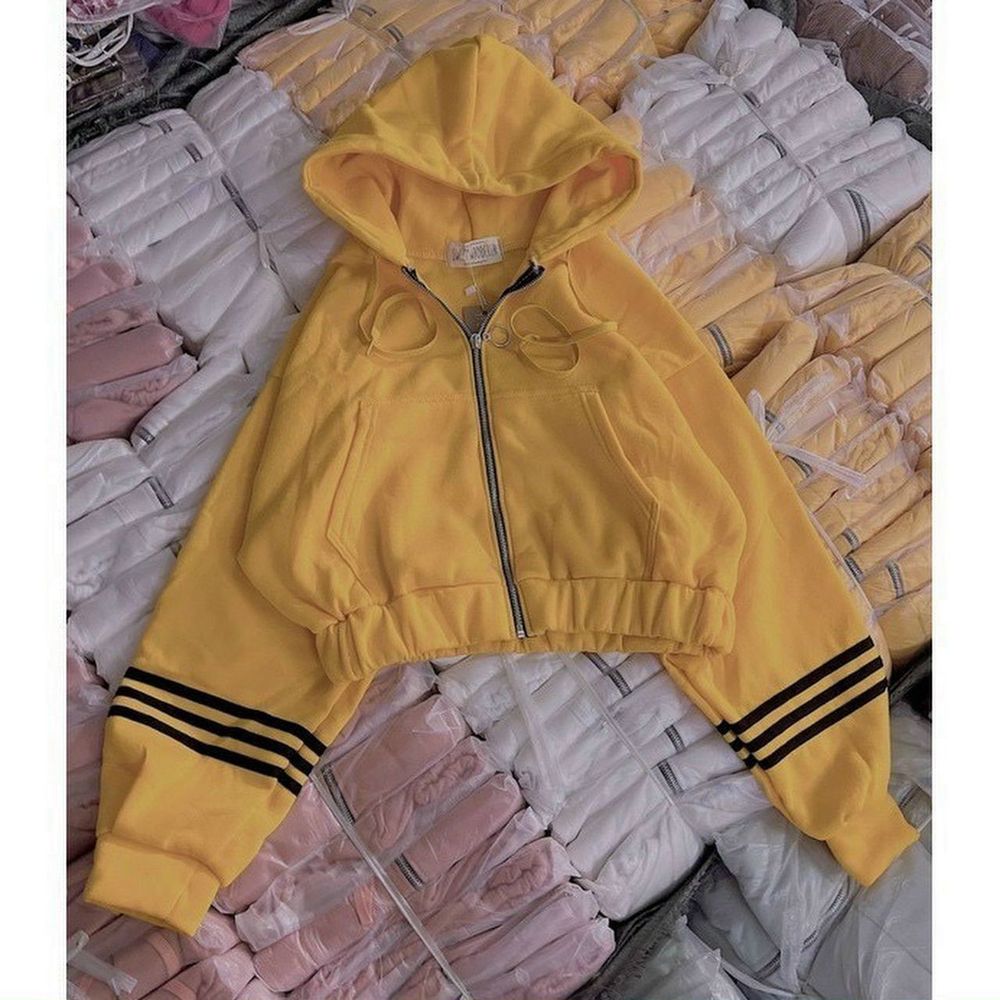 (ảnh thật)Áo Khoác form lửng crotop 3 sọc viền ở tay chất vải đẹp tay phồng dễ phối đồ thời trang