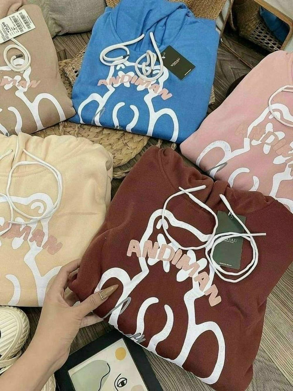 áo hoodie in andiman unisex tay phồng hình gấu siêu xinh.