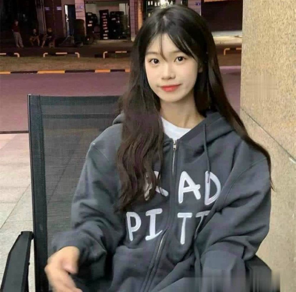 Áo Khoác Nữ Logo In Chữ BRAD PITT Chất Nỉ Mềm Mịn Phong Cách Thời Trang Hàn quốc