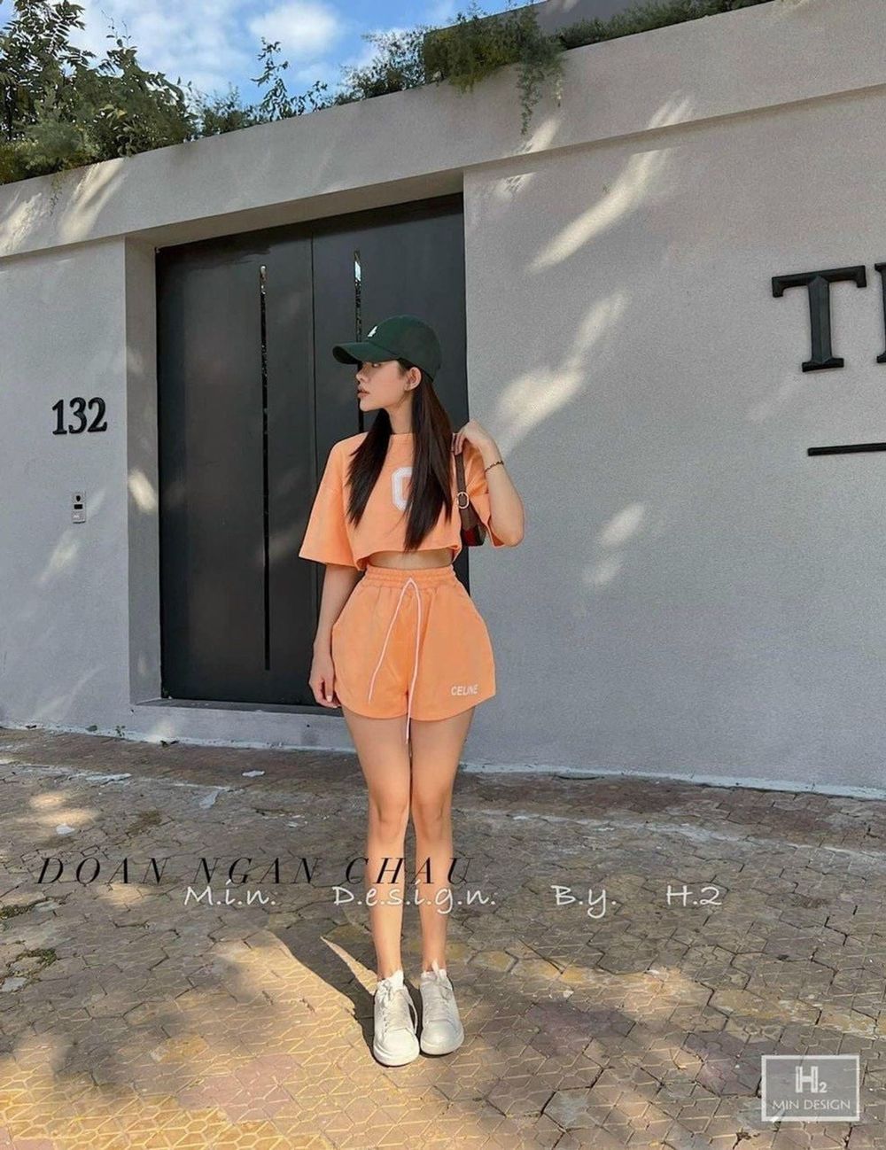 Đồ bộ đùi mặc nhà kiểu croptop in chữ C siêu xinh.