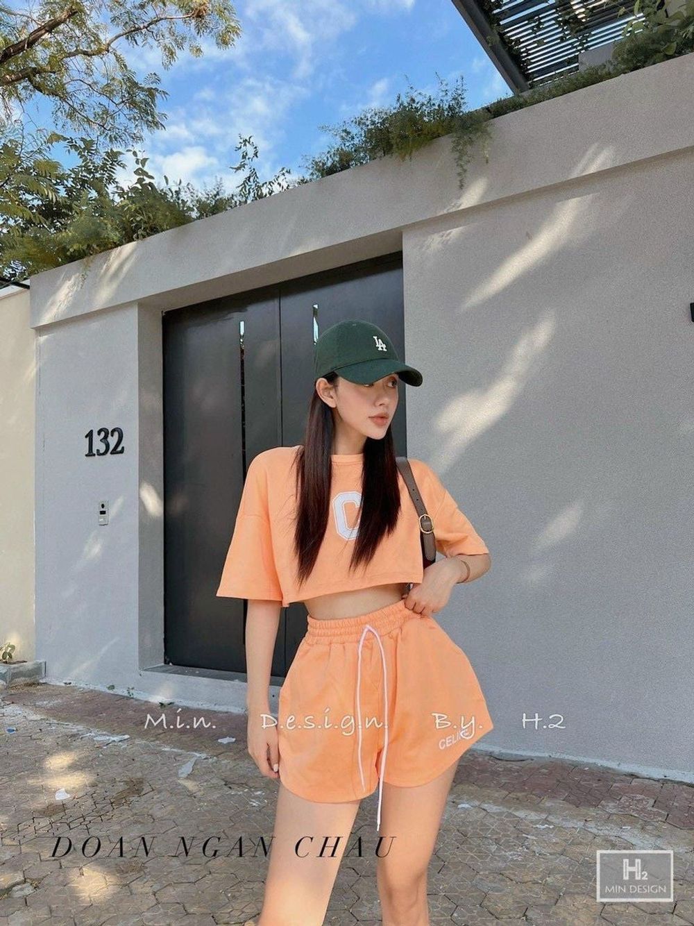 Đồ bộ đùi mặc nhà kiểu croptop in chữ C siêu xinh.