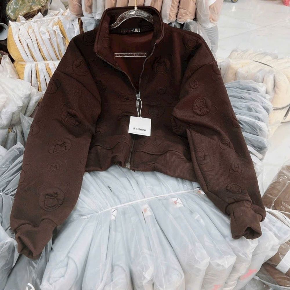 Áo khoác nữ chất xốp dập nổi đầu gấu cao cấp , tay phồng