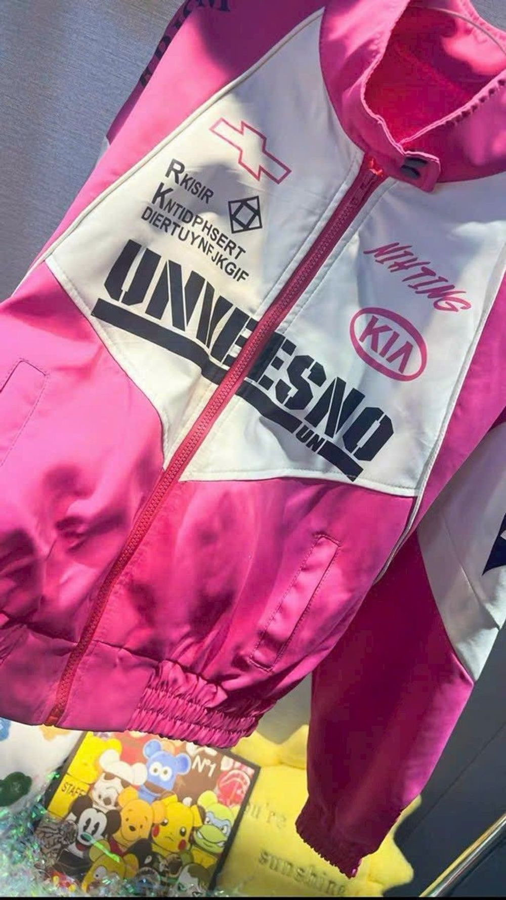 Áo khoác bóng chày phong cách Phương tây cổ điện.