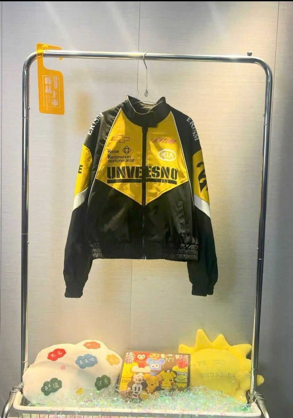 Áo khoác bóng chày phong cách Phương tây cổ điện.