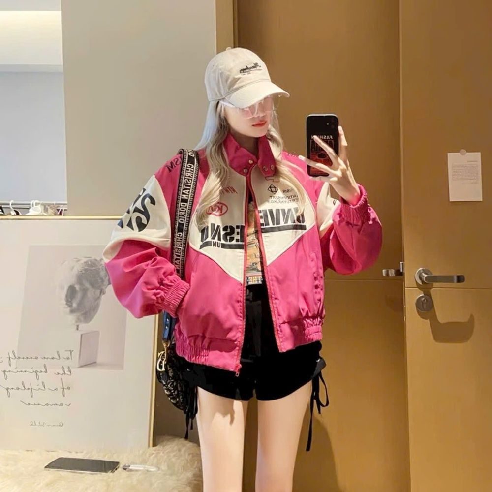 Áo khoác bóng chày phong cách Phương tây cổ điện.