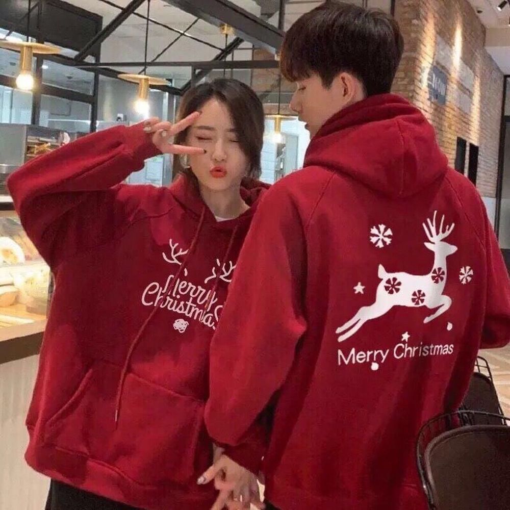 Áo hoodie đỏ Noel Unisex form rộng hoạ tiết merry christmas, chất nỉ bông mềm mịn mát.