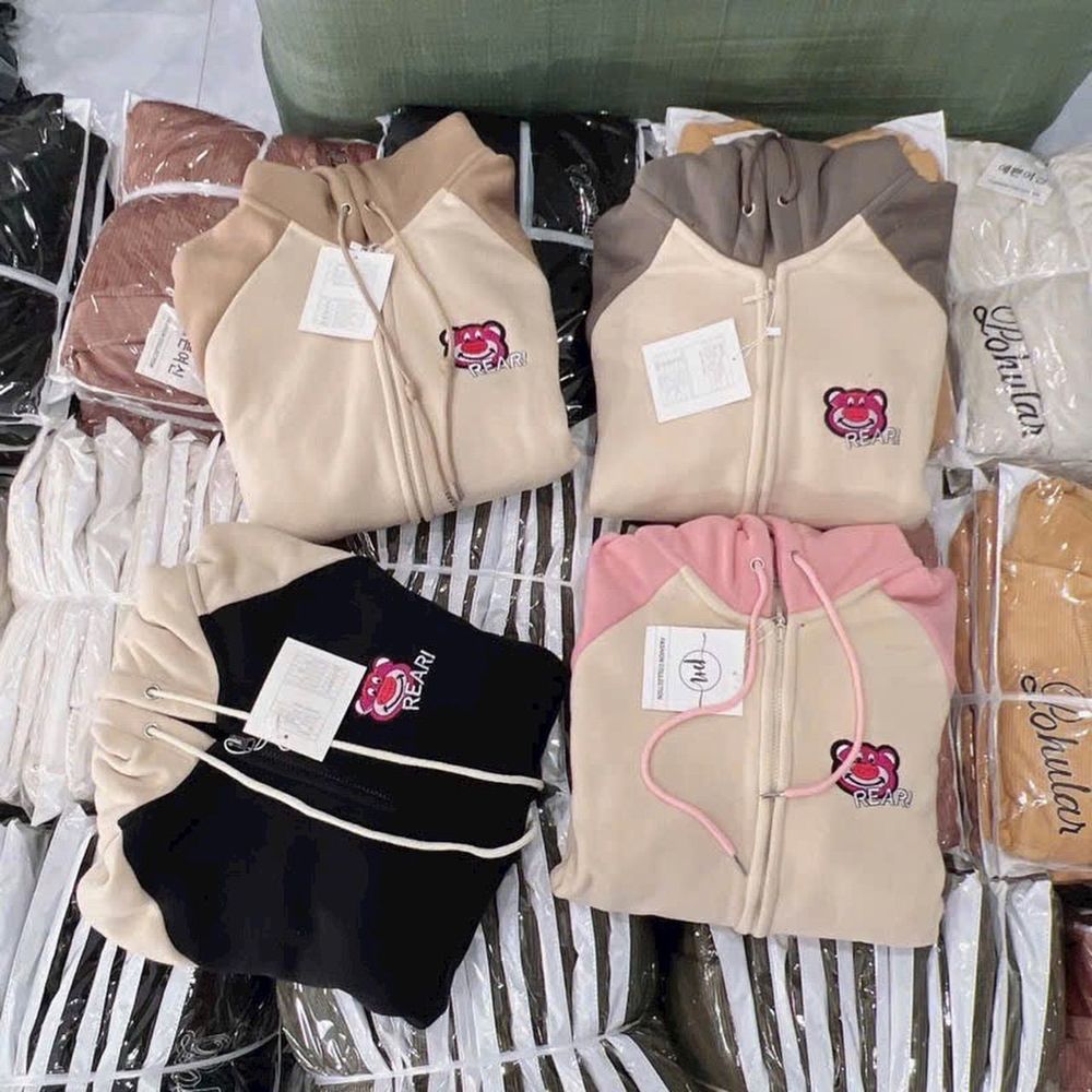 Áo khoác nỉ dệt tay ralang khoá kéo thêu gấu REAR form rộng dưới 75kg