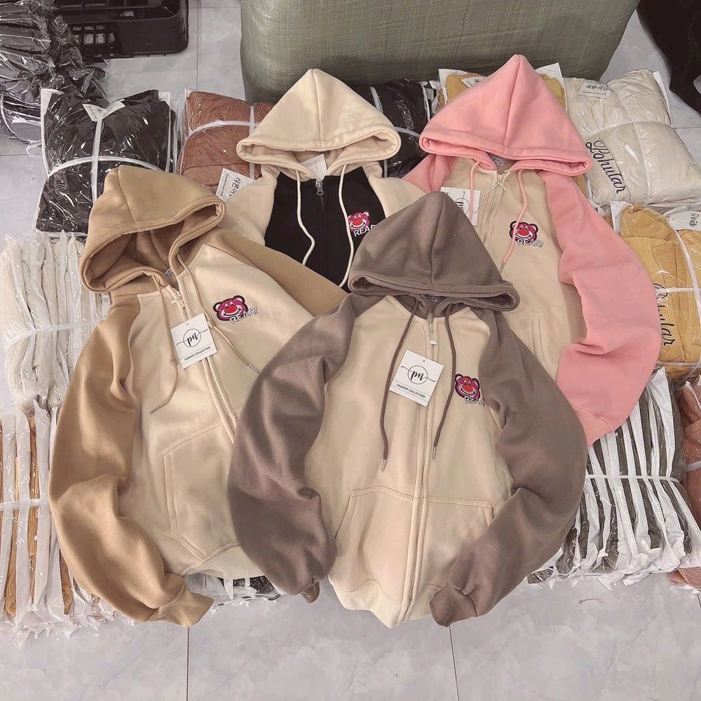 Áo khoác nỉ dệt tay ralang khoá kéo thêu gấu REAR form rộng dưới 75kg