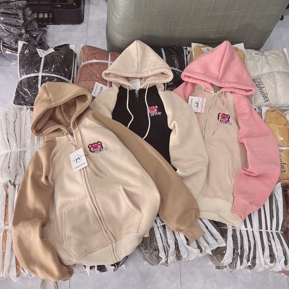 Áo khoác nỉ dệt tay ralang khoá kéo thêu gấu REAR form rộng dưới 75kg