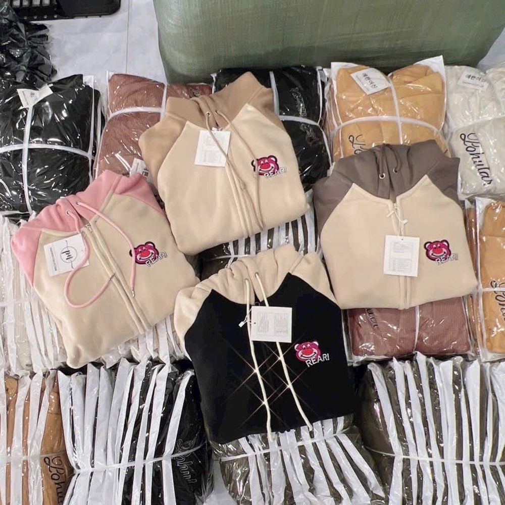 Áo khoác nỉ dệt tay ralang khoá kéo thêu gấu REAR form rộng dưới 75kg