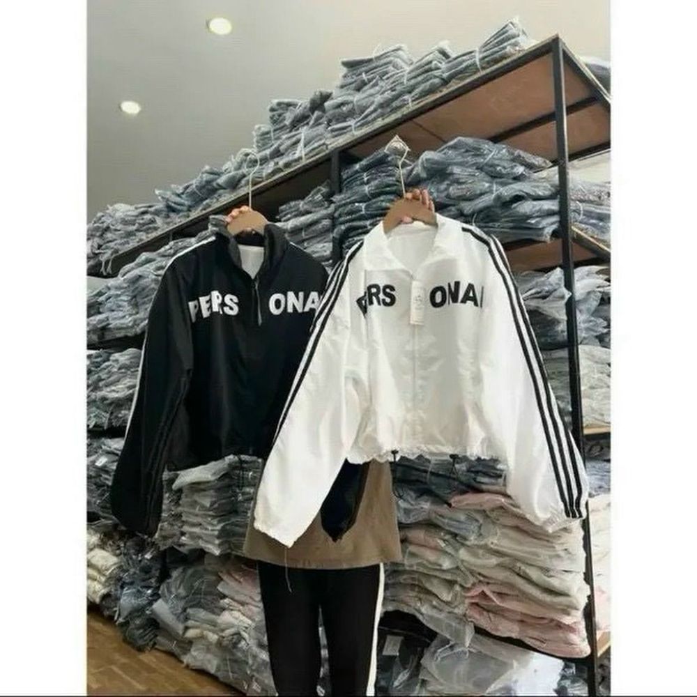 Áo khoác dù cánh dơi lửng logo in dây rút