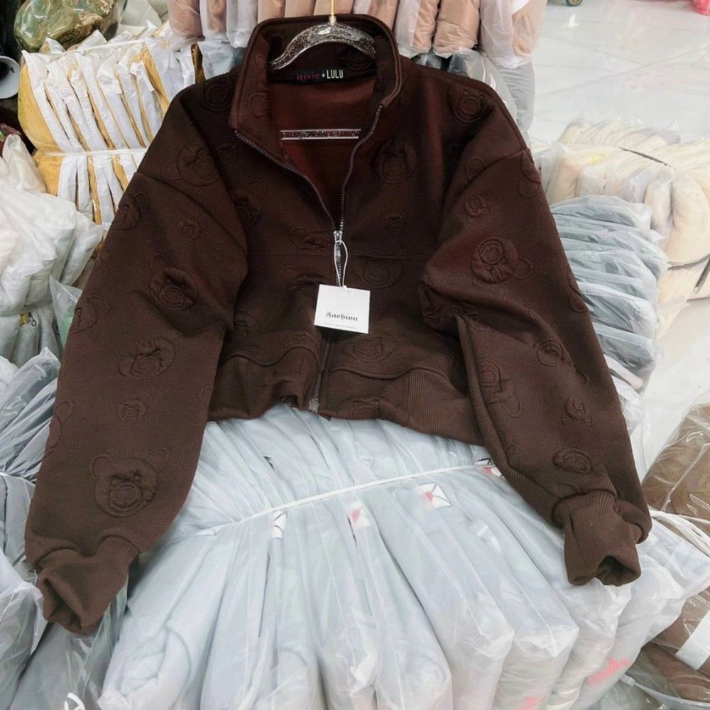 Áo khoác nhẹ Nữ cổ trụ hình đầu sói chất xốp nổi cao cấp phong cách thời trang siêu sành điệu mới lạ ,form 40-65kg