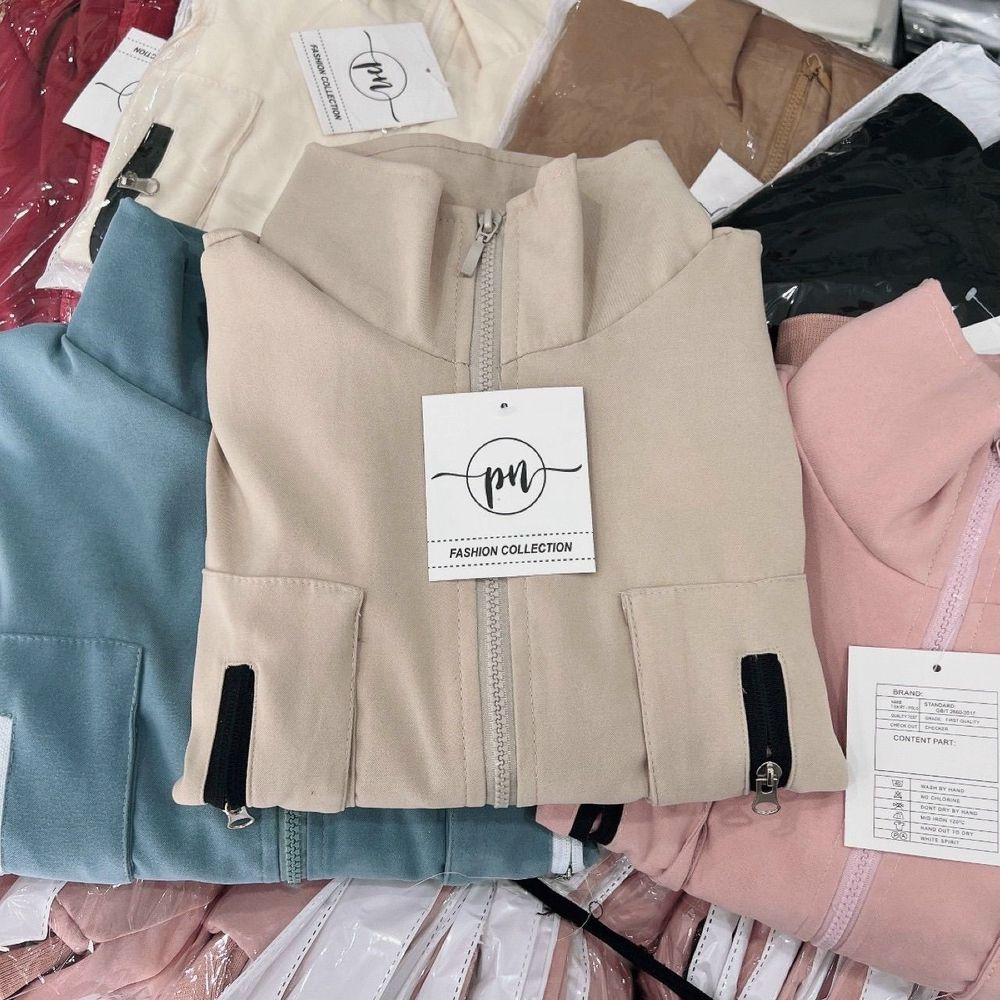 Áo khoác da lộn có nón có nút chặn nón,2 lớp lót dù,logo thêu form to 70kg