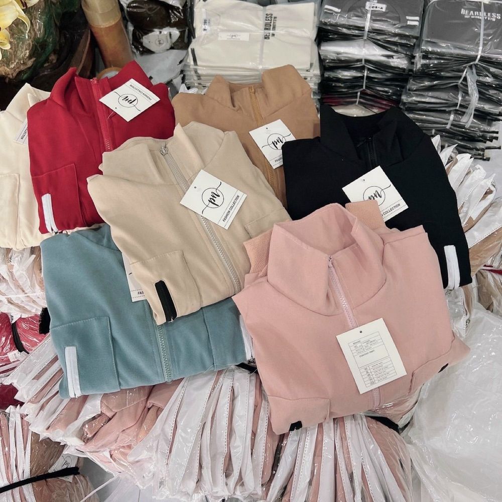 Áo khoác da lộn có nón có nút chặn nón,2 lớp lót dù,logo thêu form to 70kg