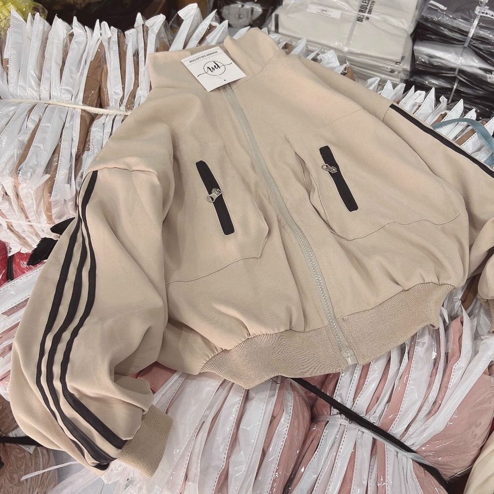 Áo khoác da lộn có nón có nút chặn nón,2 lớp lót dù,logo thêu form to 70kg