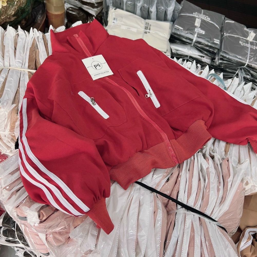 Áo khoác da lộn có nón có nút chặn nón,2 lớp lót dù,logo thêu form to 70kg