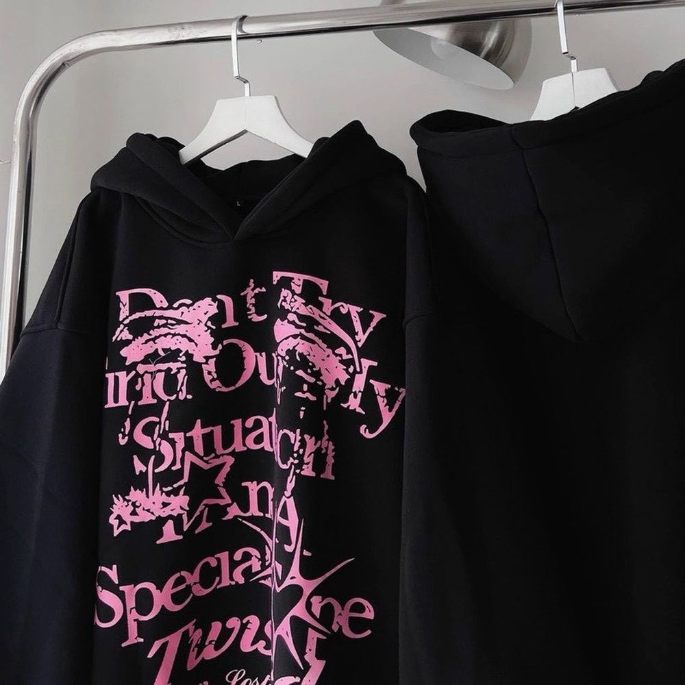 Áo hoodie chất thun nỉ mềm mịn mát,mặc chống nắng,tay phồng nhúng .logo in form 70kg màu đen, Hồng