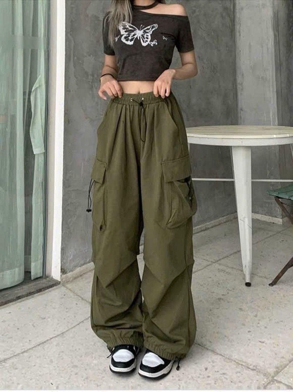 Quần jogger dù 3 dây rút form rộng cá tính