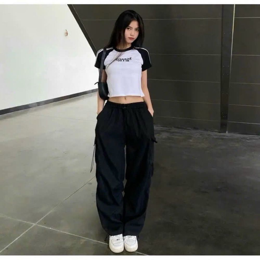 Quần jogger dù 3 dây rút form rộng cá tính