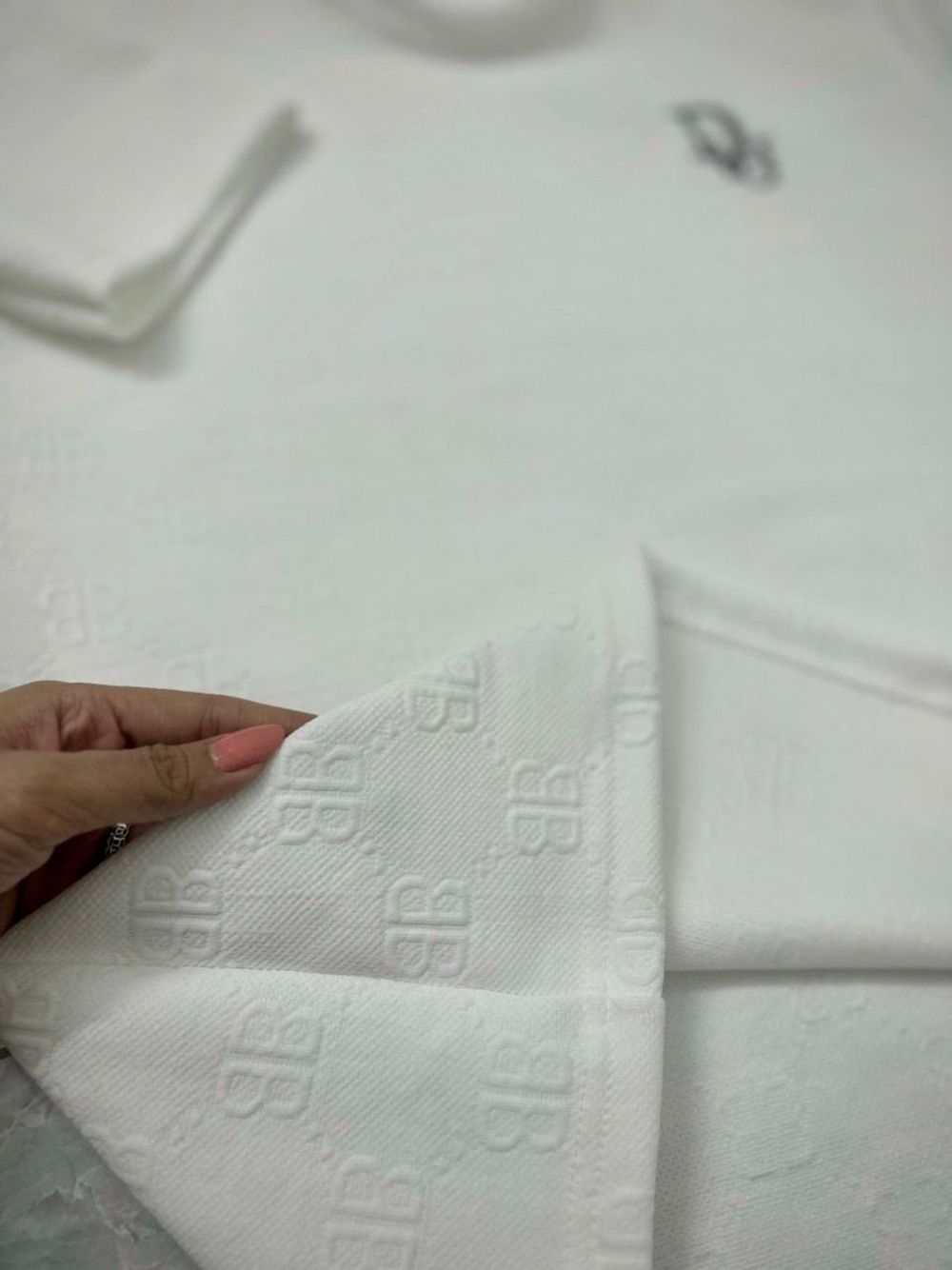 Áo thun nam thêu logo Đì Or chất thun xốp xịn