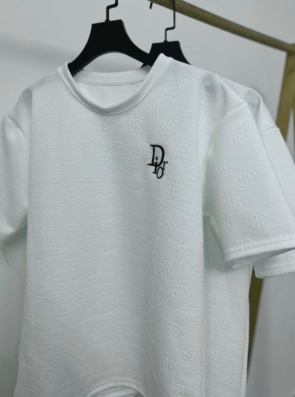 Áo thun nam thêu logo Đì Or chất thun xốp xịn