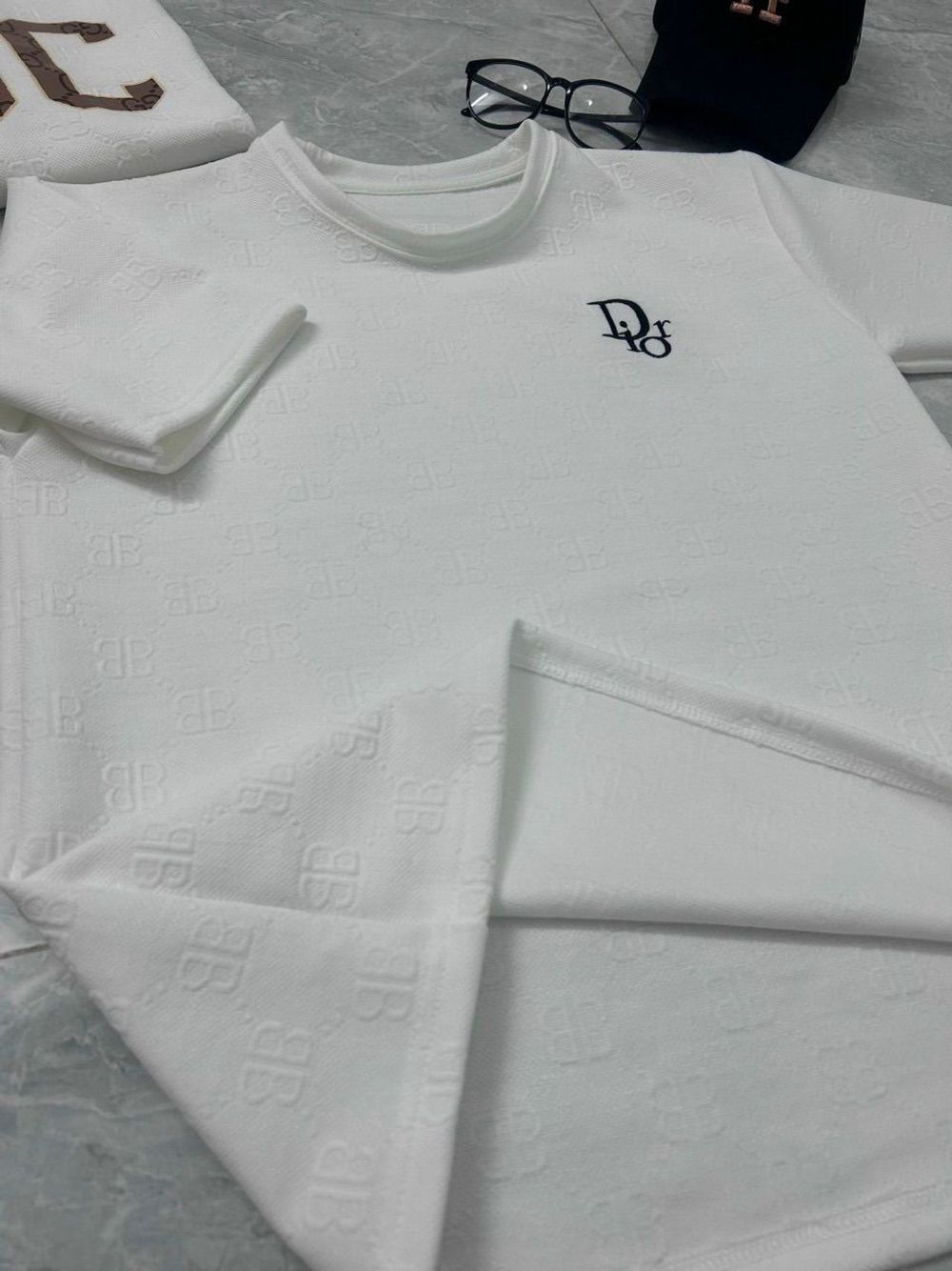 Áo thun nam thêu logo Đì Or chất thun xốp xịn