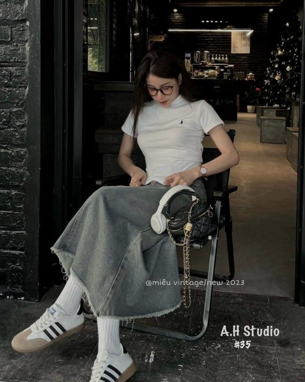 Áo thun cotton xịn form ôm, cổ cao, logo thêu freesize dưới 60kg