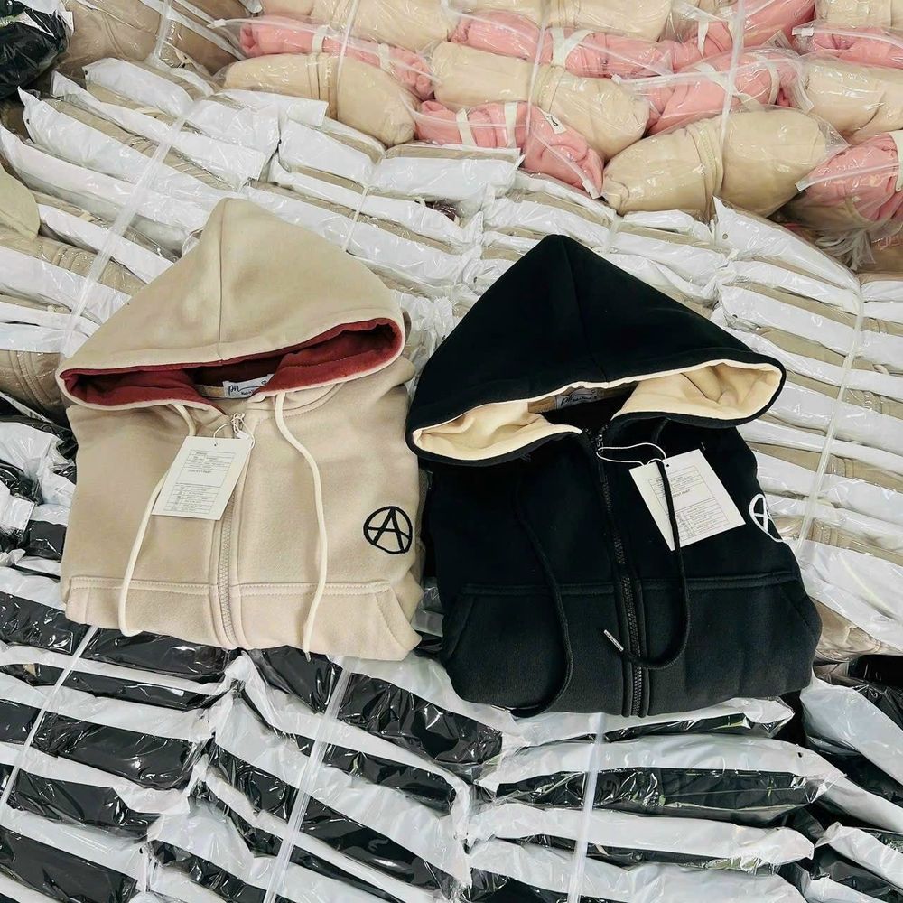 Áo khoác nỉ dày dặn, dáng lửng, dây kéo phao,nón 2 lớp vải chính, logo thêu @ freesize dưới 68kg