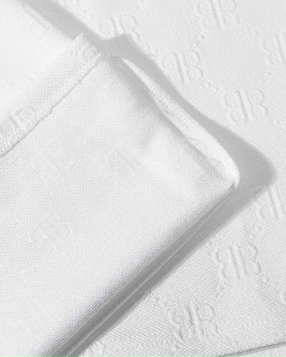 Áo thun nam chất xốp dập nổi,logo thêu nổi, .2 size L (dưới 70kg) xl (dưới 80kg)