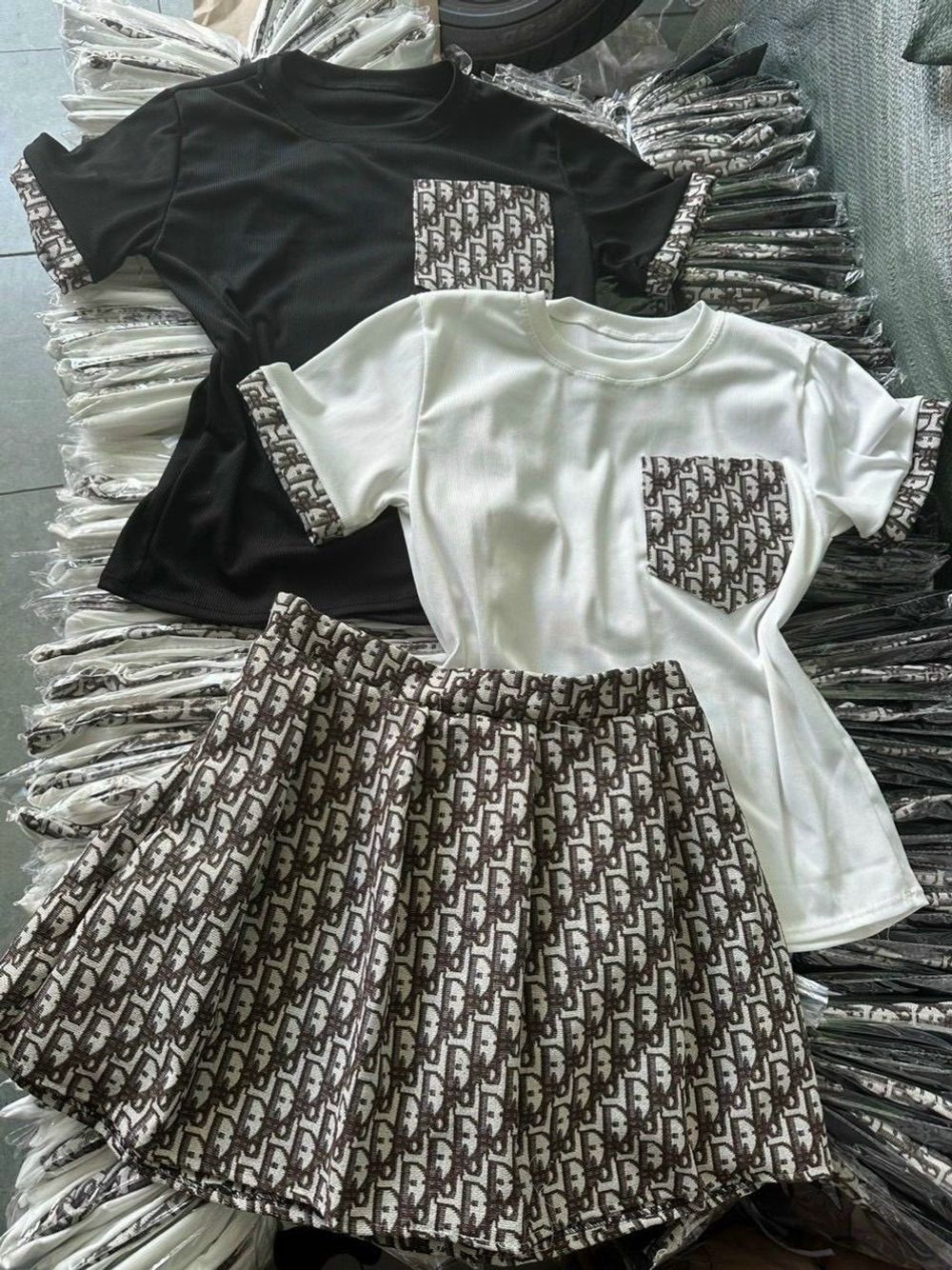 Set áo tăm lạnh kèm váy bố dạ có lót freesize dưới 55kg