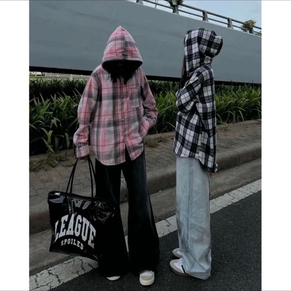 Áo khoác sơ mi có nón unisex chất kate dày mịn mát , form rộng dưới 80kg, nón có tác cao su hàng đẹp