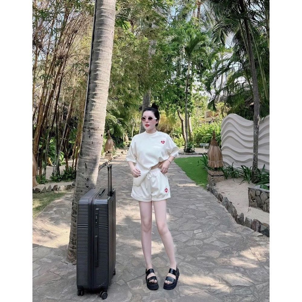 Bộ tay lỡ quần short thêu tim Chất thun conton, thấm hút mồ hôi tốt freesize dưới 70kg