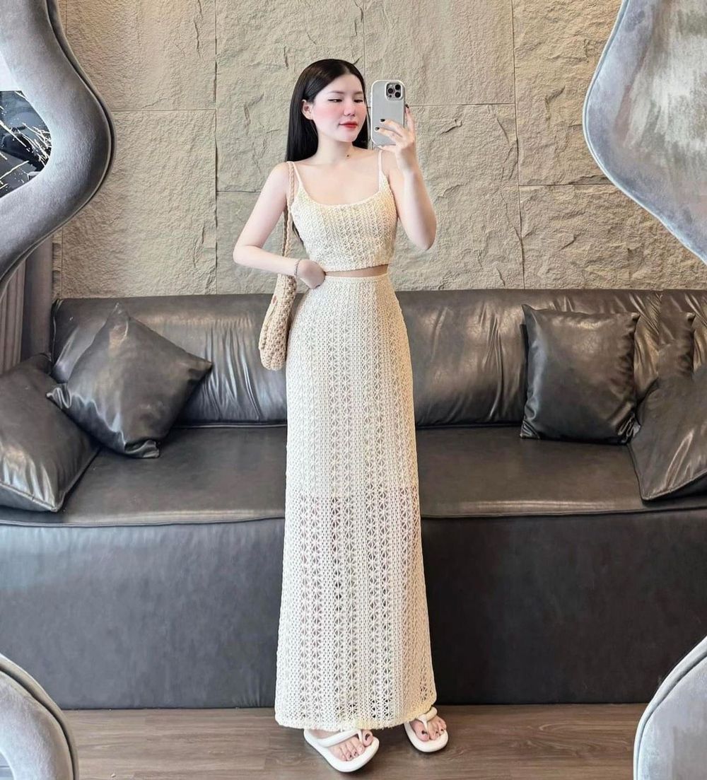 Sét váy nữ áo hai dây crop đan dây lưng mix chân váy midi dành cho các nàng diện đi biển, chụp hình siêu xinh, sexy.