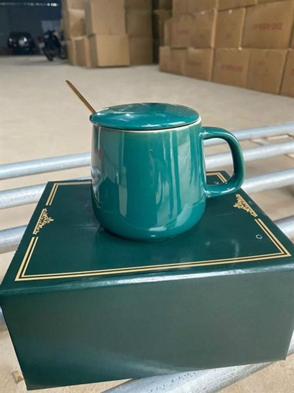 Cốc Sứ Thìa Mẫu Mới Xanh (THÙNG 48B)