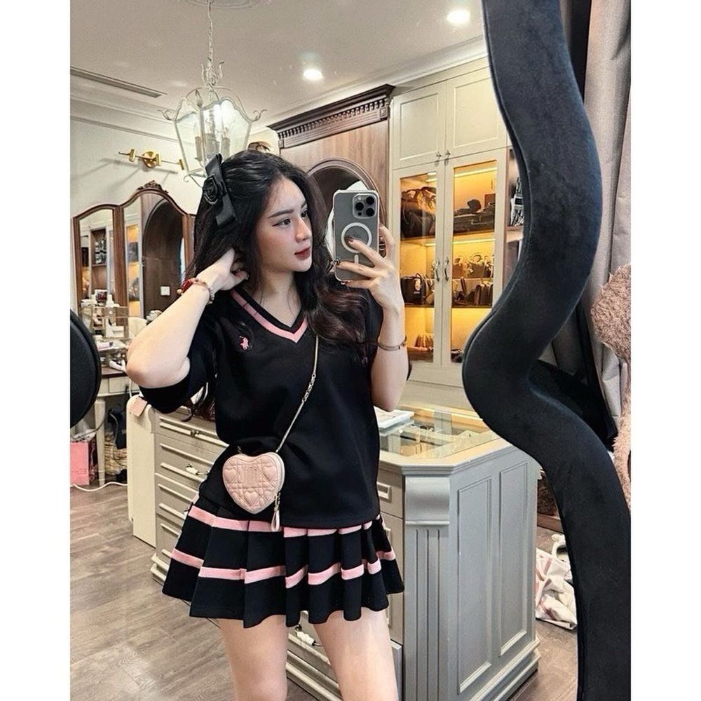 Set váy áo nữ cổ V phối viền màu kèm chân váy xếp ly hot girl chất liệu tăm lạnh hàng đẹp