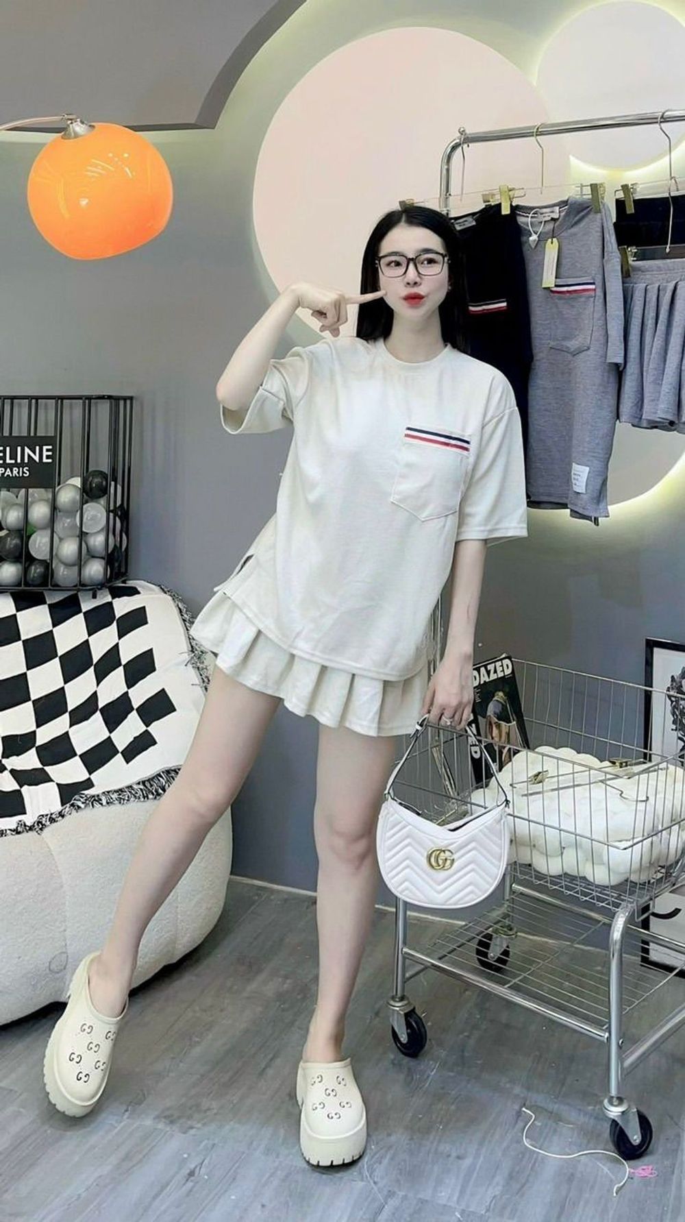 Set áo tay lỡ phối túi sọc + chân váy xếp ly chất thun conton, thấm hút mồ hôi tốt. Freesize dưới 63kg