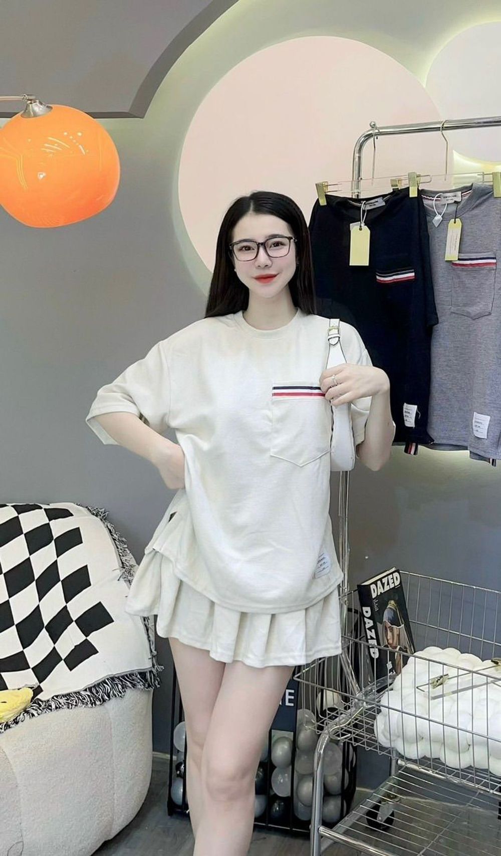 Set áo tay lỡ phối túi sọc + chân váy xếp ly chất thun conton, thấm hút mồ hôi tốt. Freesize dưới 63kg