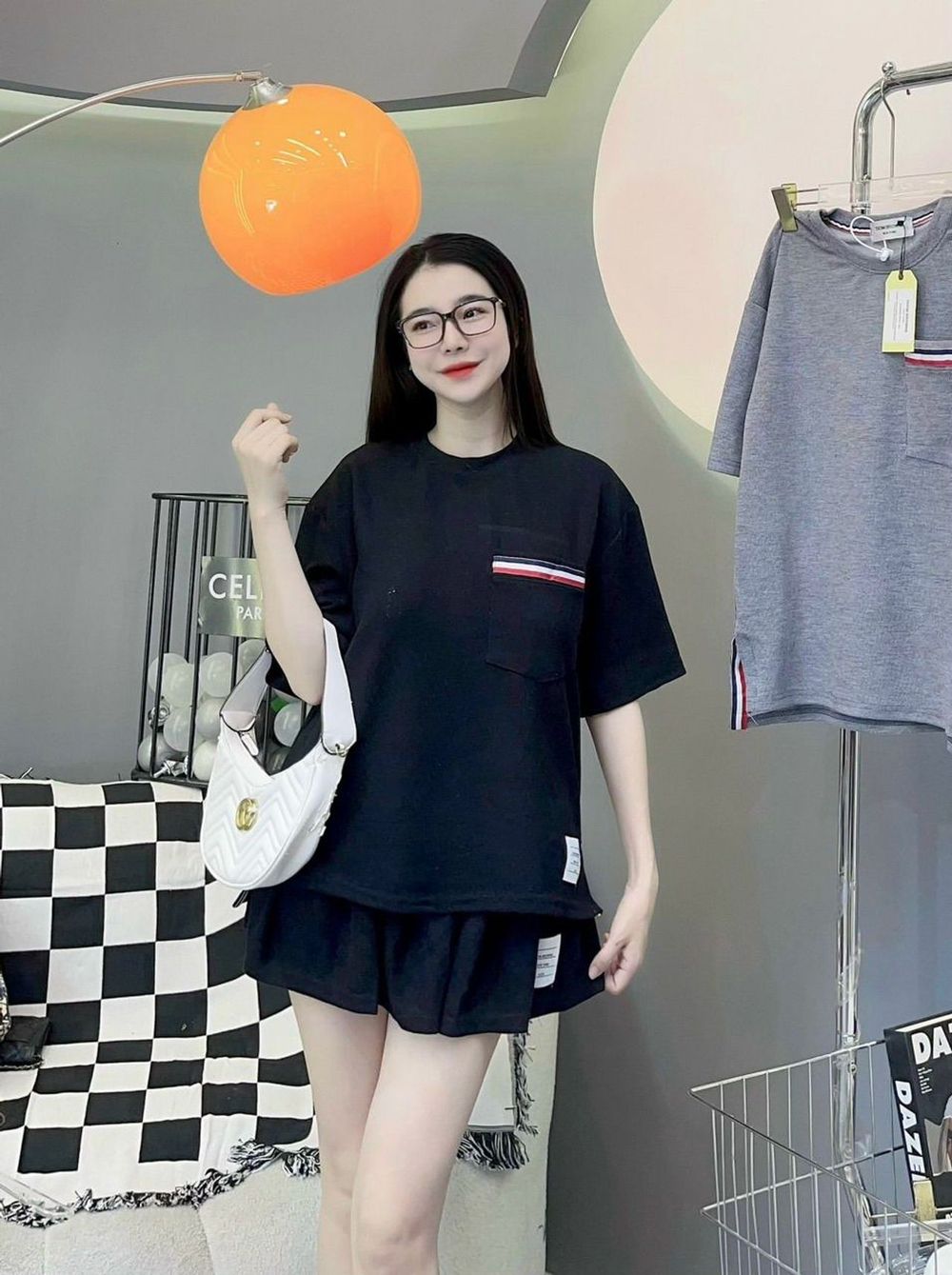 Set áo tay lỡ phối túi sọc + chân váy xếp ly chất thun conton, thấm hút mồ hôi tốt. Freesize dưới 63kg