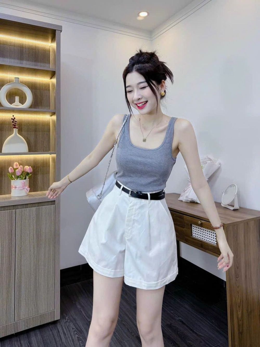 Set 3 món áo 2 dây bản to, quần short cứng, khoác sơ mi kèm nịt freesize dưới 55kg