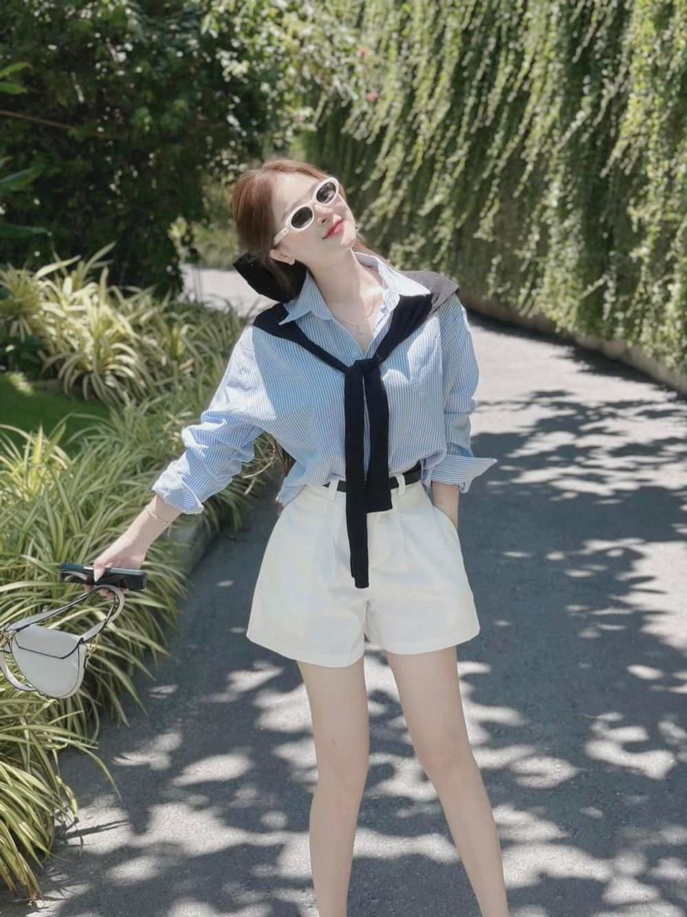 sét 4 món áo sơ mi kate , quần kaki mềm +áo khoác mỏng kèm nịt freesize dưới 55kg